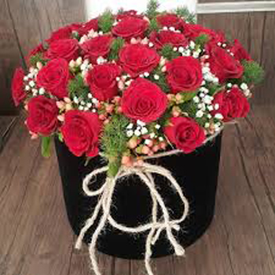 Kutuda gül aranjman